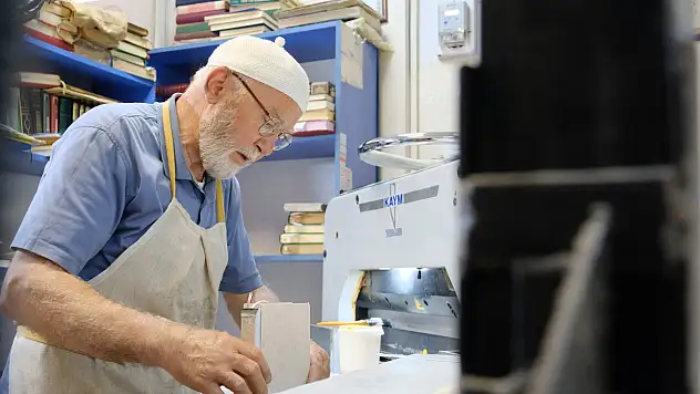 Konya'da kutsal kitaplara adanan ömür: 57 yıllık mücellit Mahmut Usta