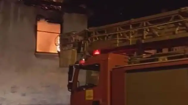 Konya'da metruk evde yangın: Kullanılamaz hale geldi!
