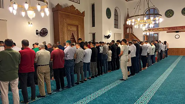 Konya'da Mevlid Kandili dualarla idrak edildi