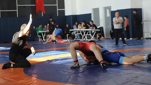 Konya'da minderde nefes kesen mücadele