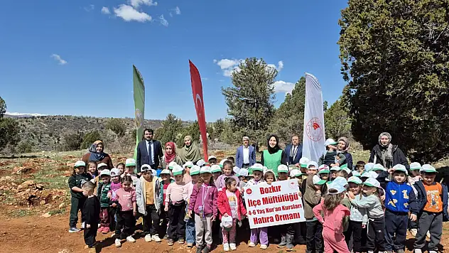 Konya'da minik öğrenciler geleceğe umut olmak için çabaladı!