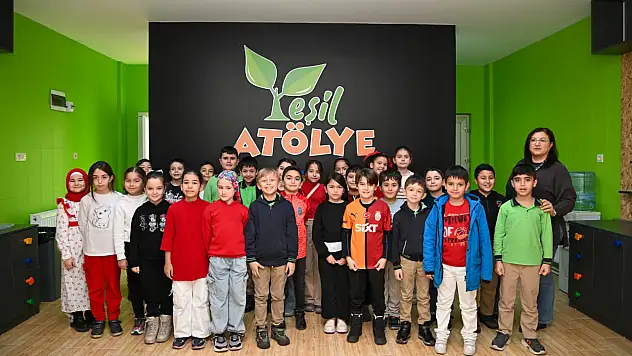 Konya'da minikler geri dönüşümü atölyede öğrendi