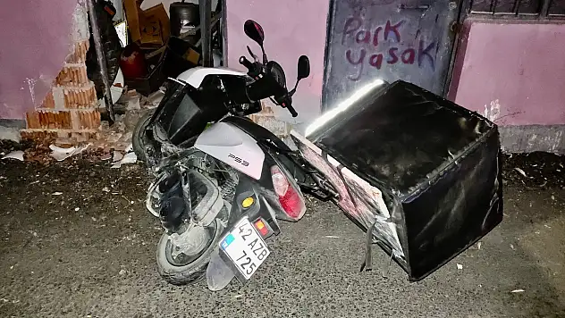 Konya'da motosiklet depo duvarına çarptı