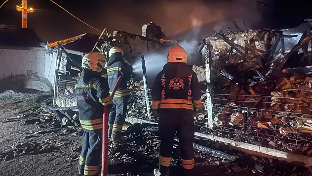 Konya'da müstakil evde korkutan yangın! Ev kullanılamaz hale geldi