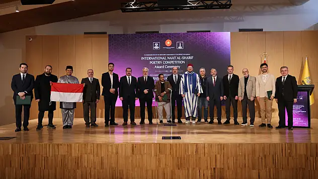 Konya'da naattın dili buluştu: 23 ülkeden gönül kelamı aynı iklimde yarıştı