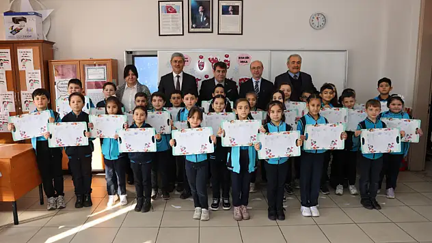 Konya'da öğrenciler karne sevinci yaşadı