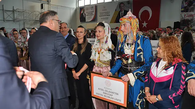 Konya'da 'Okul Sporları Halk Oyunları Gençler Türkiye Birinciliği' yarışmaları yapıldı