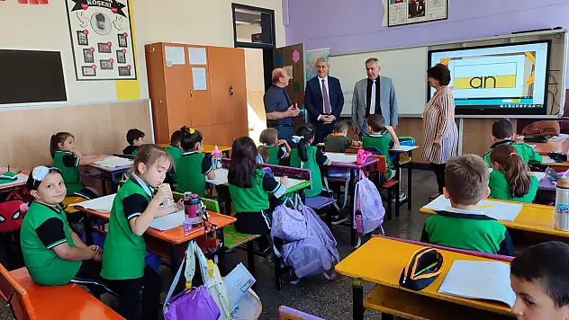 Konya'da okul ziyaretleri sürüyor: Müdür Yiğit, öğrenciler ve öğretmenlerle buluştu