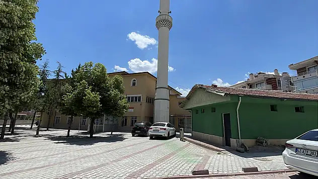 Konya'da önce süslendiler, sonra bakın ne yaptılar! Cemaat şok oldu