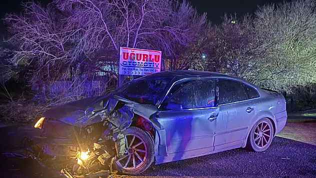Konya'da otomobil ile çekici çarpıştı: 5 yaralı