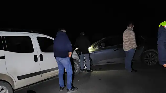 Konya'da otomobil ile hafif ticari araç çarpıştı: 8 yaralı