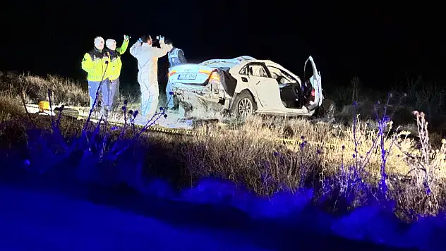 Konya'da otomobil şarampole devrildi: 1 ölü, 1 yaralı