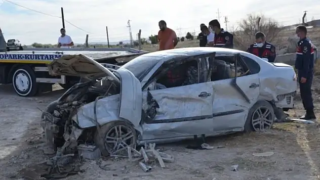 Konya'da otomobil takla attı: 2 kişi hayatını kaybetti, 1 kişi yaralandı