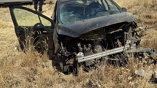 Konya'da otomobil tarlaya savruldu: 4 yaralı