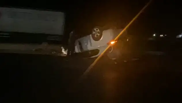 Konya'da otomobil ters döndü: Yüreklerin ağza geldiği kazada çok sayıda yaralı var!