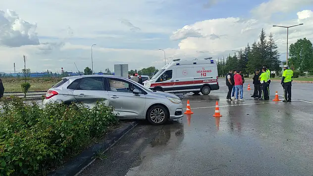 Konya'da otomobillerin çarpıştığı kazada 2 kişi yaralandı