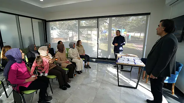 Konya'da özel çocuk annelerine psikolojik destek verildi