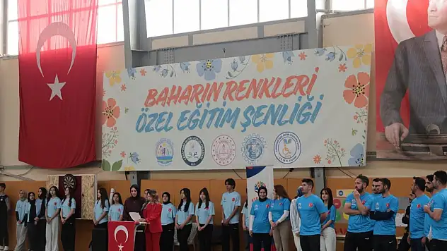 Konya'da özel öğrencilerden renkli bahar şenliği