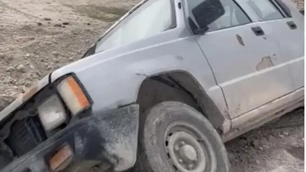 Konya'da pikap çukura yuvarlandı: 1 yaralı!