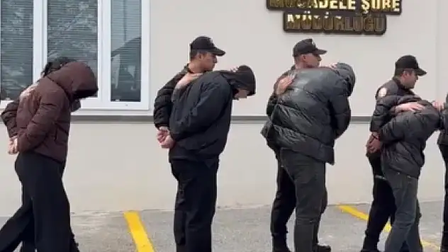 Konya'da 'polisiz' diyerek 8 milyon liralık vurgun: Doktoru saatlerce adliye önünde bekletmişler!