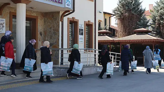 Konya'da Ramazan dayanışmasına KOMEK desteği