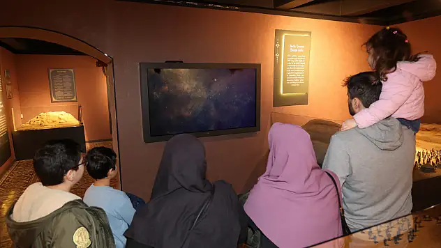 Konya'da Ramazan'ın manevi durağı: Siyer Sergisi yoğun ilgi görüyor