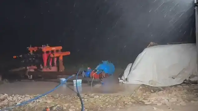 Konya'da sağanak alarmı: Tarlalar su altında kaldı