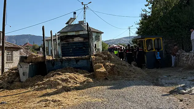 Konya'da saman yüklü kamyonda korkutan yangın