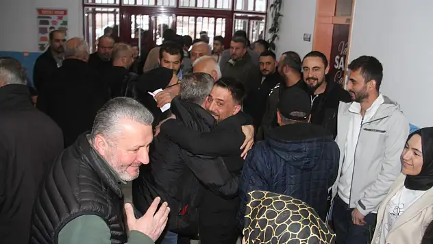 Konya'da sandık kuruldu: Yeni kurulan mahalle ilk muhtarını seçti