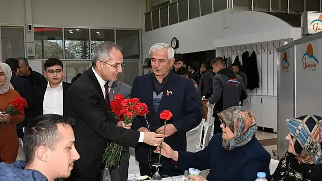 Konya'da şehit aileleri ve gaziler onuruna iftar yemeği verildi