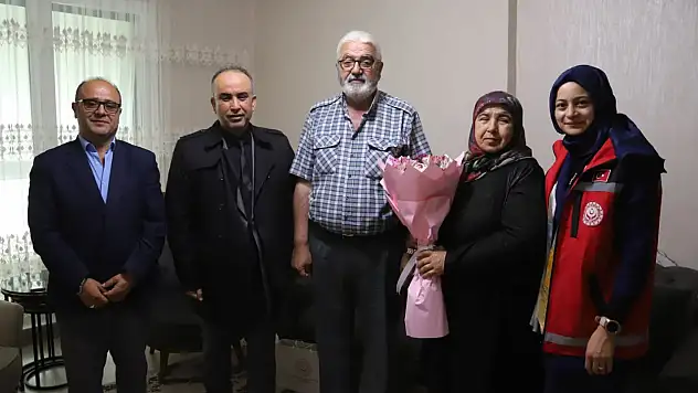Konya'da şehit annesine anlamlı ziyaret: 'Başımızın üstünde yerleri var'