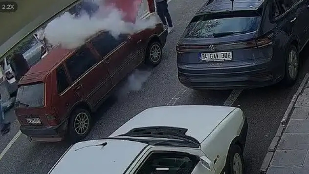 Konya'da seyir halindeki araç alev aldı