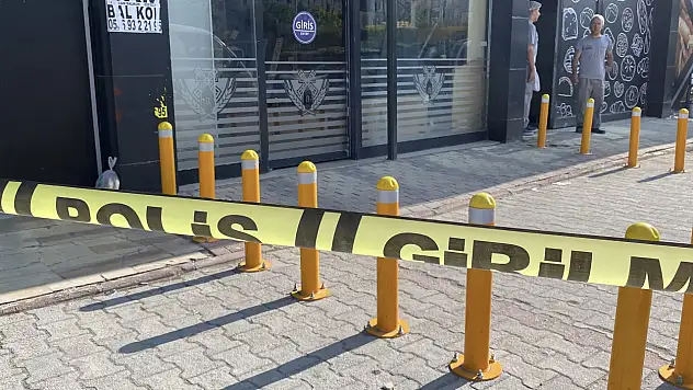 Konya'da sokak ortasında dehşet: Tokalaştıktan sonra silahını çekip ateş açtı