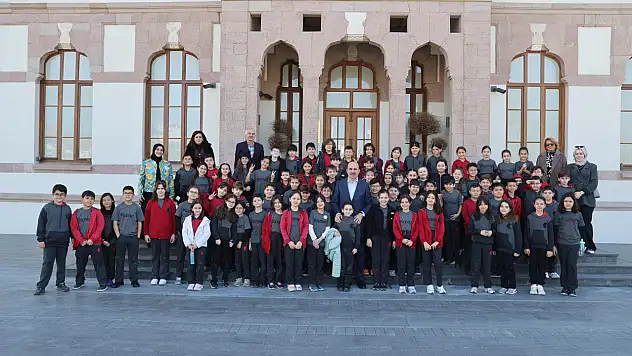 Konya'da tarihi doku ve dijital keşif: Çocuklar başkan Altay'la tanıştı