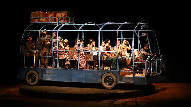 Konya'da tiyatroya büyük ilgi: Salonlar yüzde 85 doldu