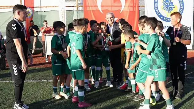 Konya'da U11, U12 ve U13 futbol ligleri şenlik havasında sona erdi: 145 Takım, 528 Maç, 3 Şampiyon