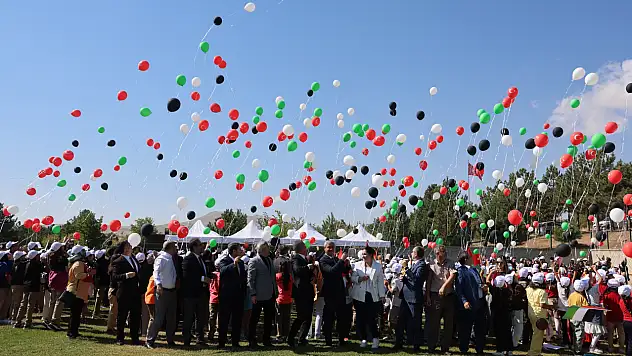 Konya'da uçurtmalar gökyüzüne, mesaj Gazze'ye yükseldi