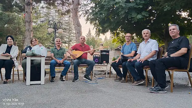 Konya'da unutulmaz bir gün: Huzurevi sakinlerine moral oldular