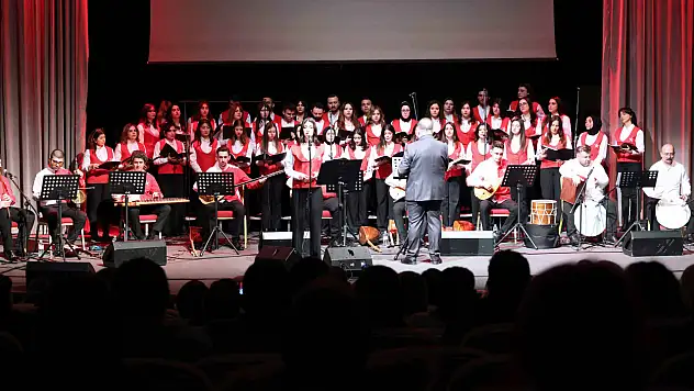 Konya'da unutulmaz konser: Salonda Çanakkale rüzgarı esti
