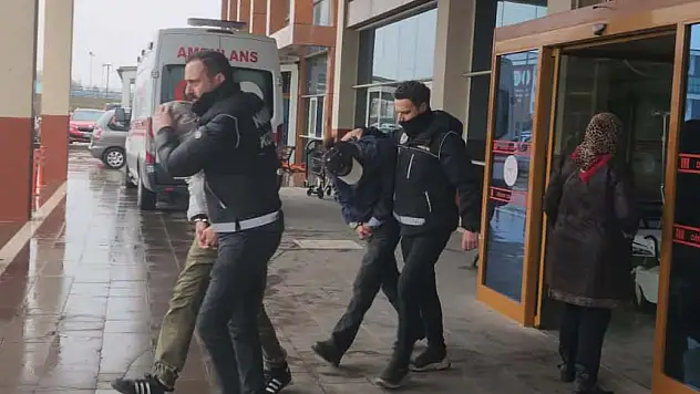 Konya'da uyuşturucu operasyonu: İç çamaşırı ve botta saklamışlar!