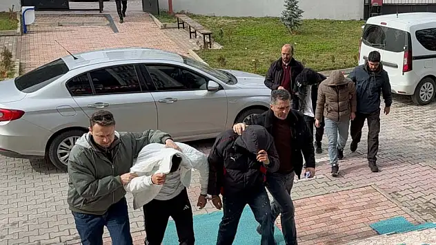 Konya'da uyuşturucu sevkiyatı cezaevinde bitti: 3 tutuklama!
