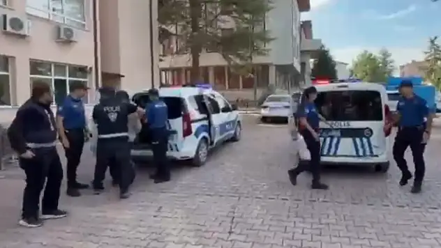 Konya'da uyuşturucuyu midelerinde  taşıdılar: Nefes kesen operasyonla yakalandılar!