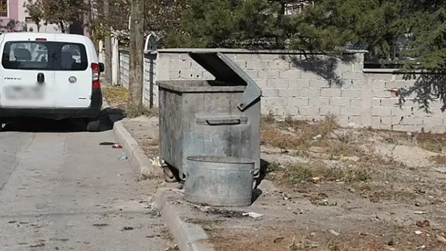 Konya'da vicdansız anne- baba bebeği çöpe attı: 'Yaşaması İçin Bıraktı'