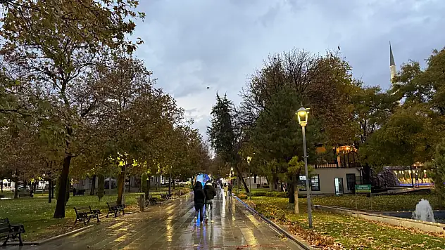 Konya'da yağışa 'sisli' mola: Hafta sonu şemsiyeler yeniden açılacak!