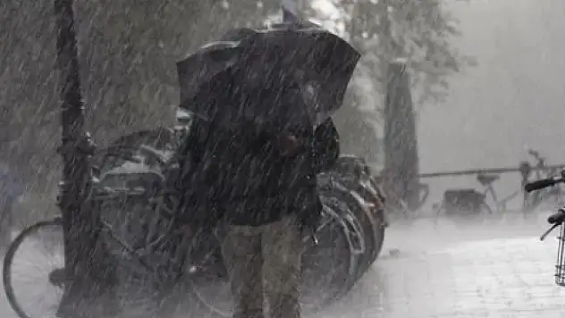 Konya'da yağışlı günler başlıyor: O gün şemsiyesiz çıkmayın!