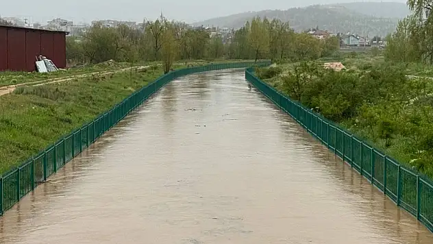 Konya'da yağmur bereketi: Kanallar doldu!