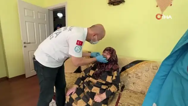 Konya'da yaşlı ve engellilere evde diş hizmeti desteği
