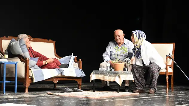 Konya'da yaşlılar, hünerlerini sergiledi!