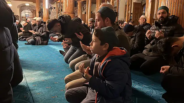 Konya'da yeni yılın ilk sabahı dualarla başladı