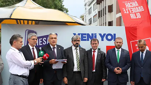Konya'da Yeni Yol Meclis Grubu'ndan çağrı: 'Sorun büyüyor, sessizlik derinleşiyor'